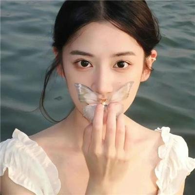 为黛茜小姐开车